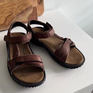 Teva Women’s Dark Brown Sandals Size 9